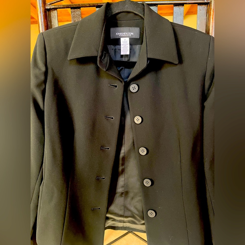 Jones New York Platinum Petite 5 button Blazer